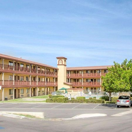 Quality Inn San Bernardino Buitenkant foto