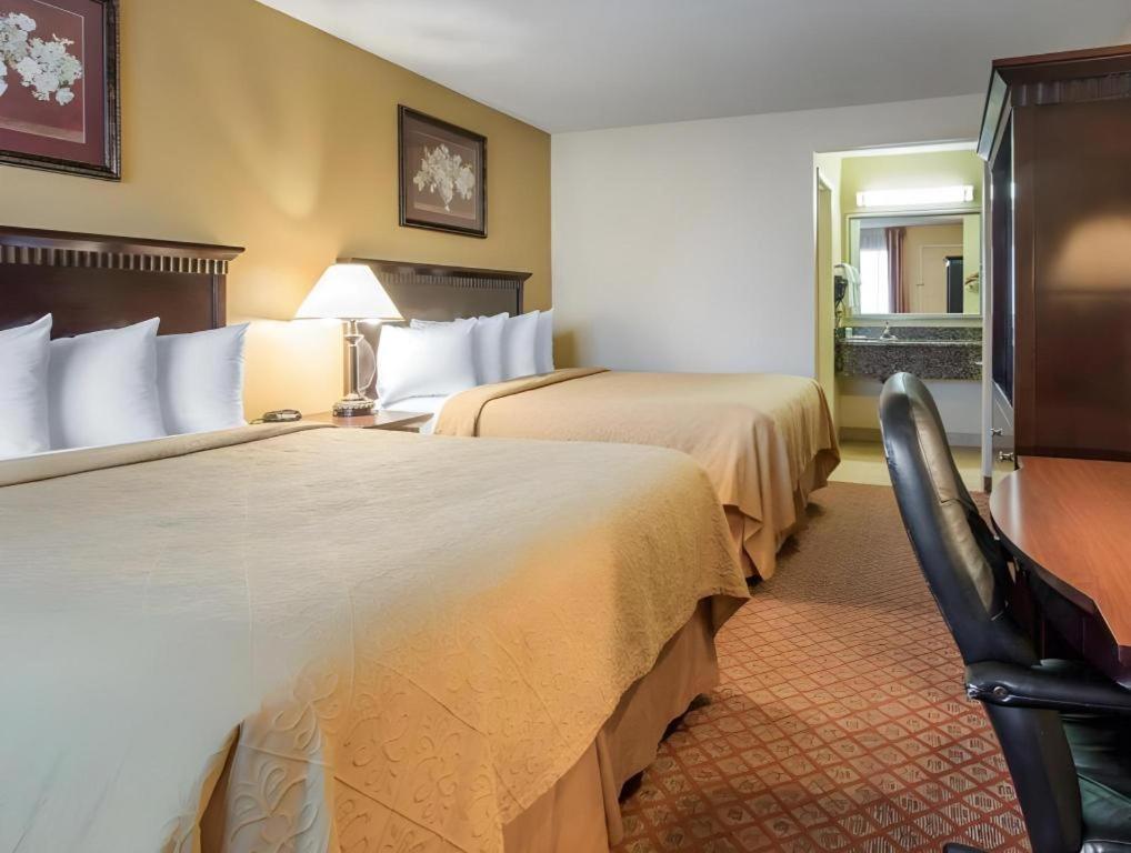 Quality Inn San Bernardino Buitenkant foto