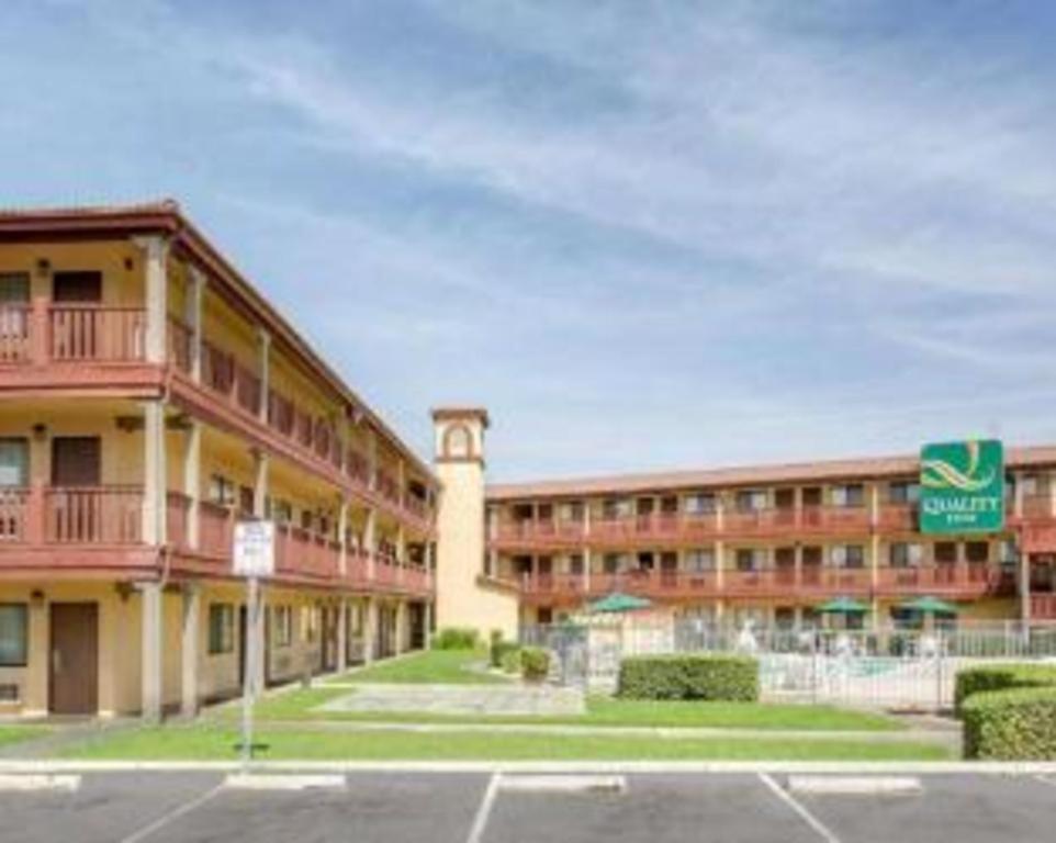 Quality Inn San Bernardino Buitenkant foto