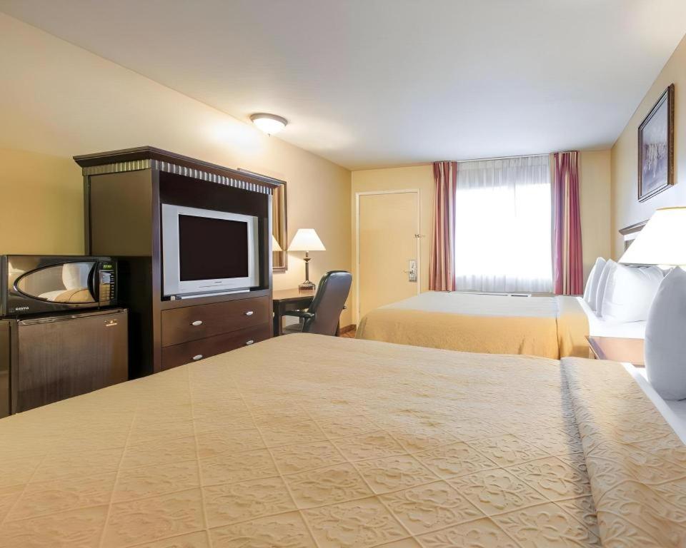 Quality Inn San Bernardino Buitenkant foto