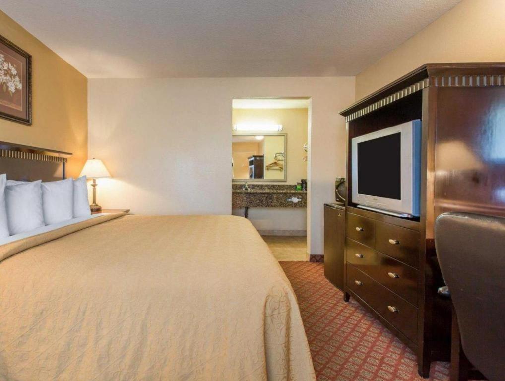 Quality Inn San Bernardino Buitenkant foto