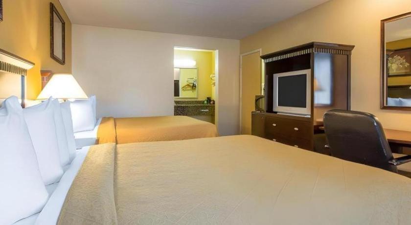 Quality Inn San Bernardino Buitenkant foto