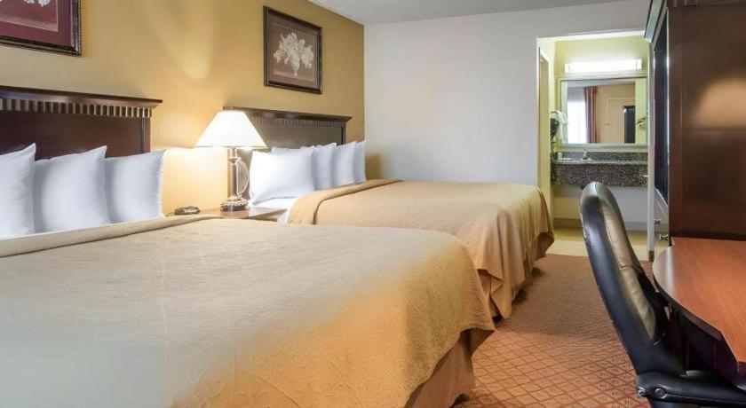 Quality Inn San Bernardino Buitenkant foto