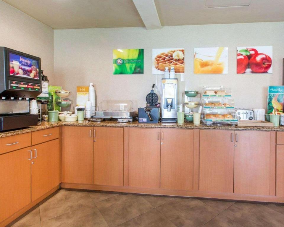 Quality Inn San Bernardino Buitenkant foto
