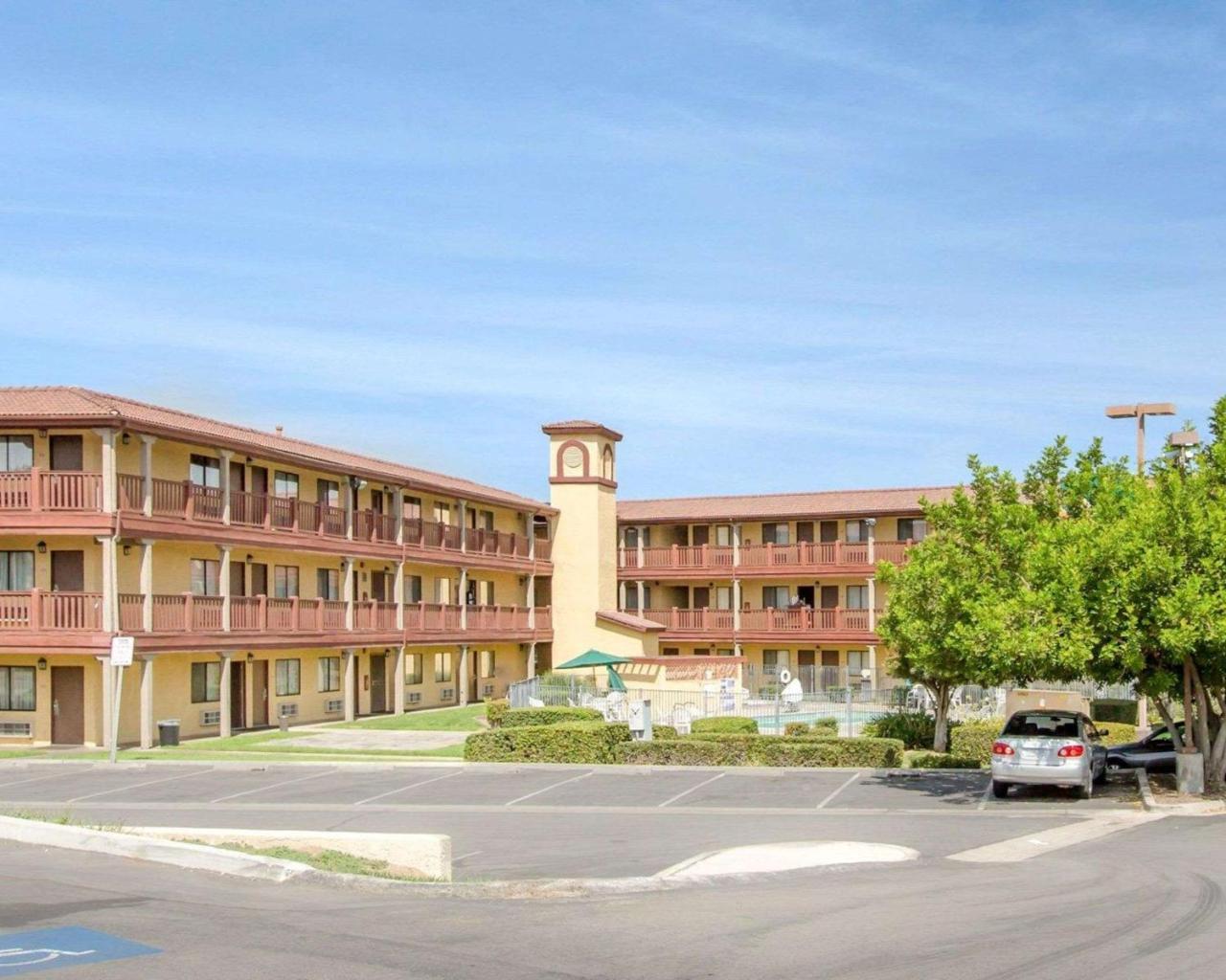 Quality Inn San Bernardino Buitenkant foto